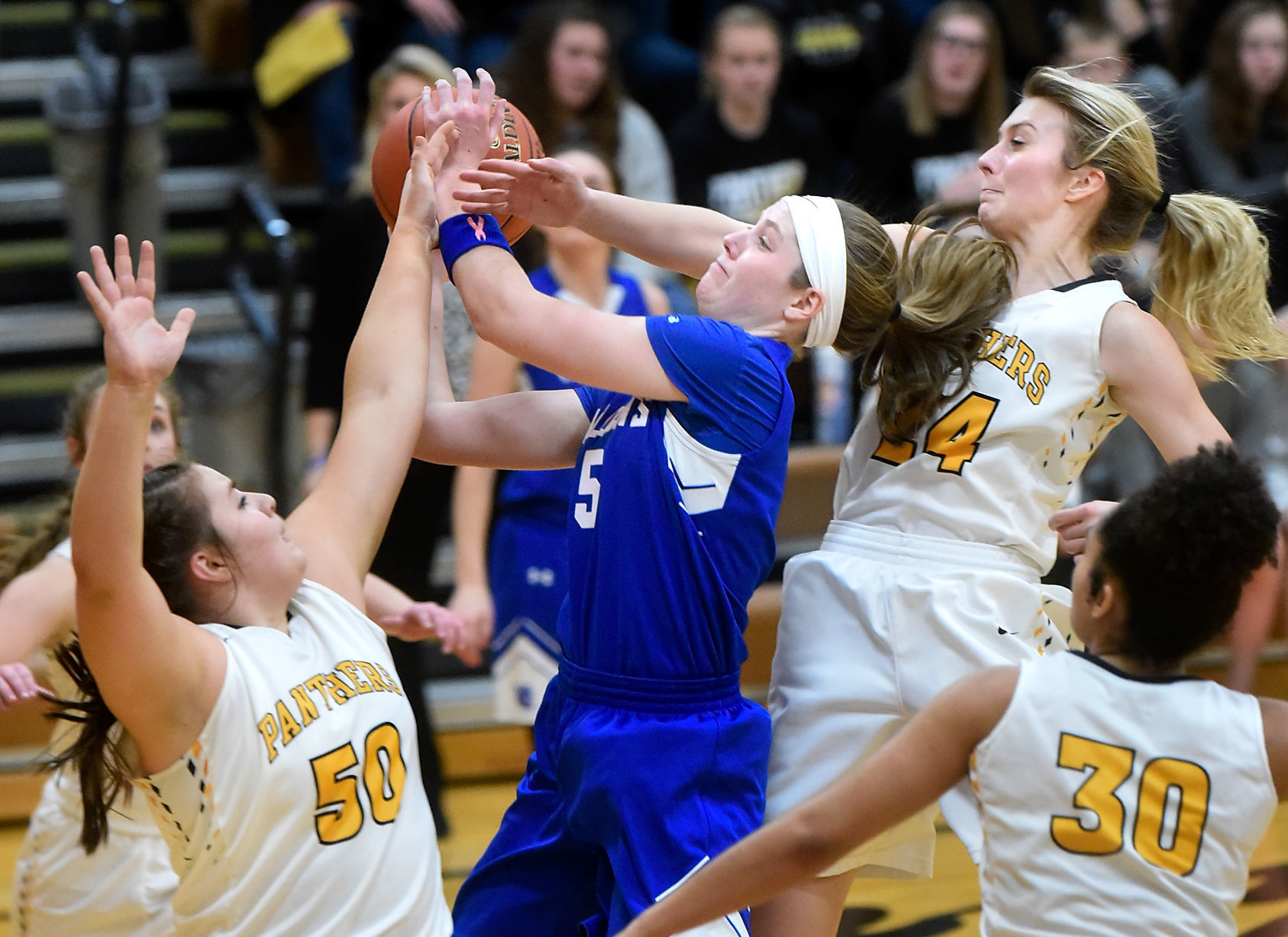 Basketball Woodbury Central at Kingsley-Pierson